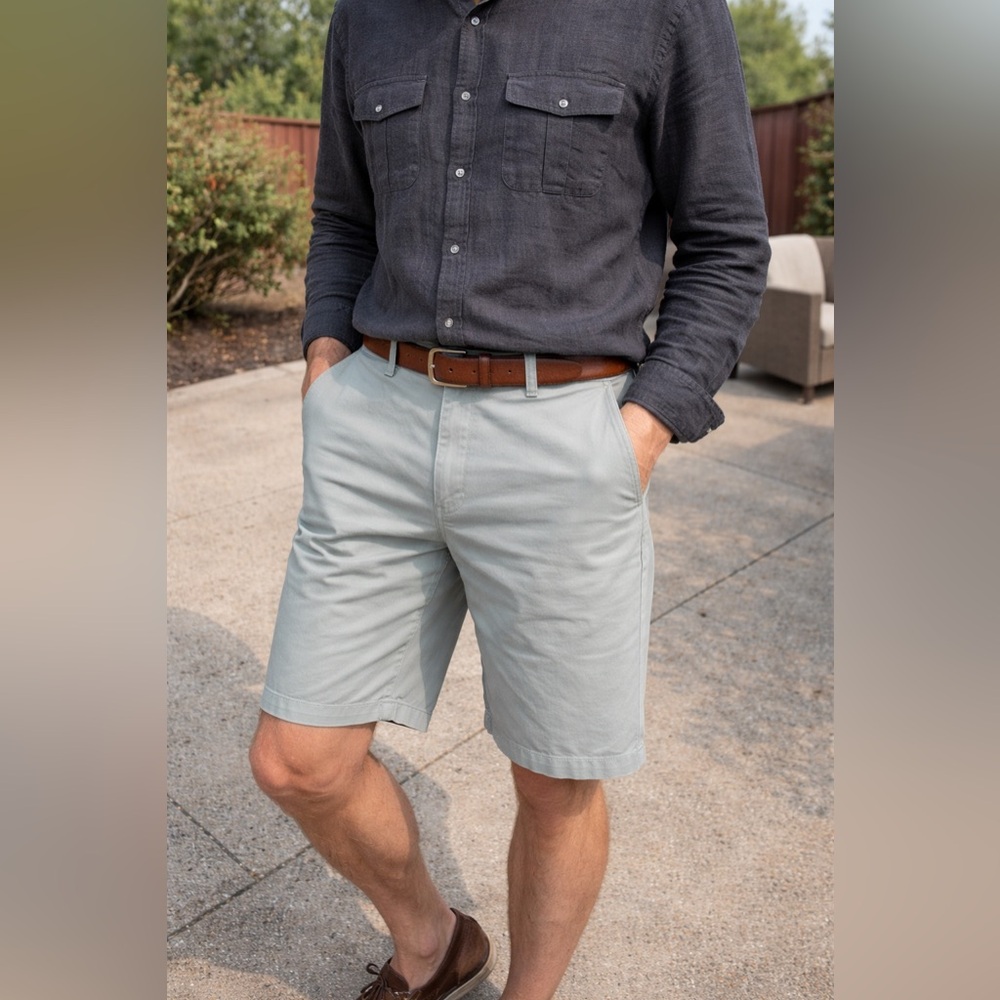 Hugo Boss Men's Light Gray Flat Front Shorts
B23
